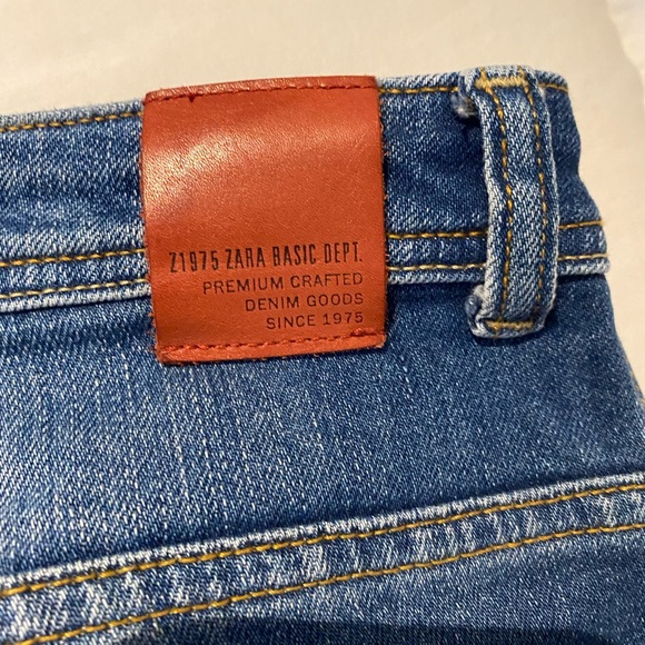 Zara Basics Z1975 Distressed Jeans- size 8 - Picture 5 of 10